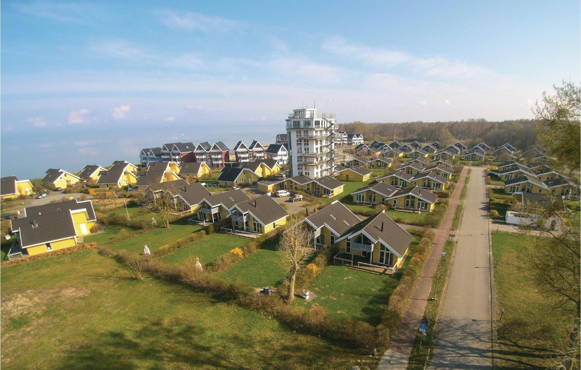 Pet Friendly Apartment In Rechlin With Kitchen Luaran gambar